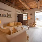 Apartment Julia's Nella Piazza Principale *