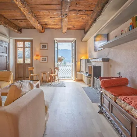 Julia's Nella Piazza Principale Orta San Giulio