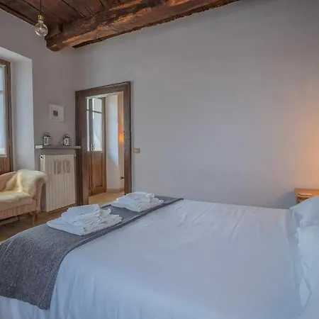 Apartment Julia's Nella Piazza Principale *