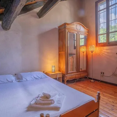 Julia's Nella Piazza Principale Orta San Giulio