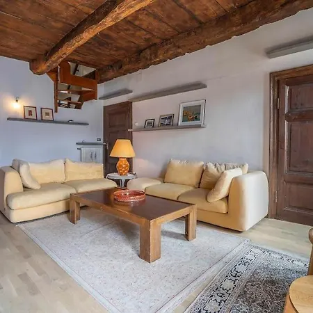 Julia's Nella Piazza Principale Apartment Orta San Giulio