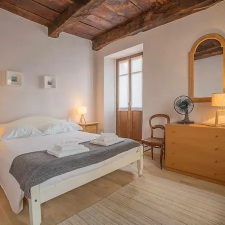 Julia's Nella Piazza Principale Apartment *