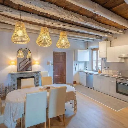 Julia's Nella Piazza Principale Orta San Giulio