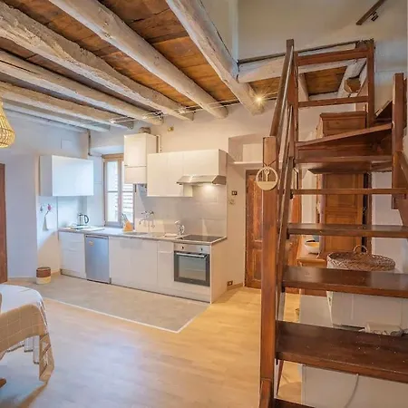 Julia's Nella Piazza Principale Apartment *