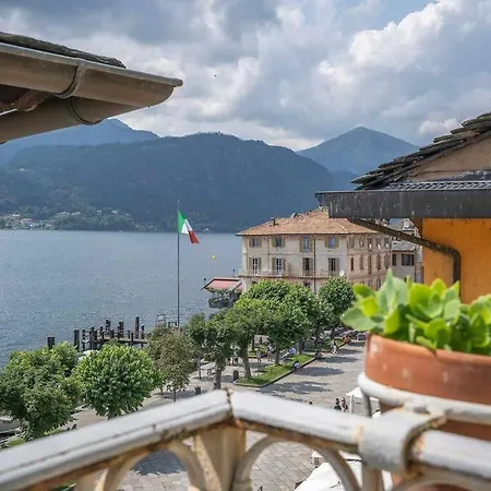 Julia's Nella Piazza Principale Apartment *