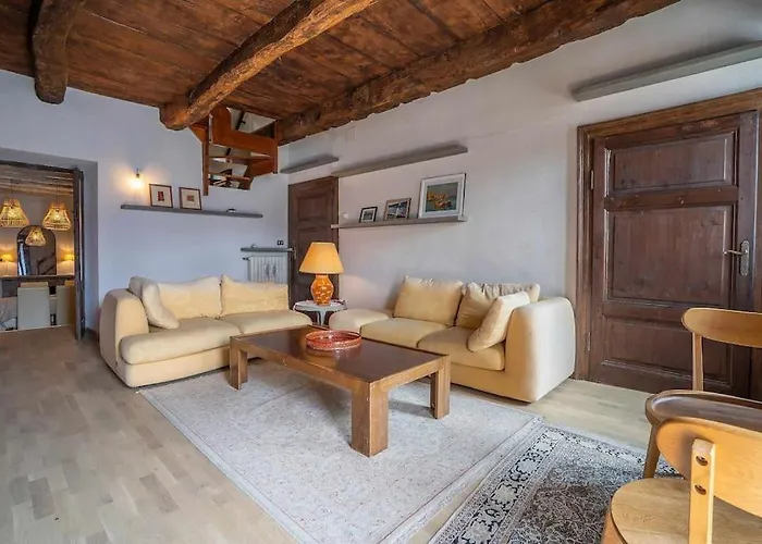 Julia's Nella Piazza Principale Apartment Orta San Giulio