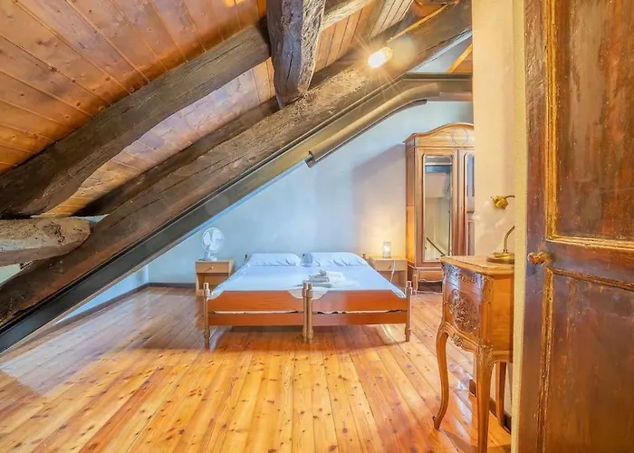 Julia's Nella Piazza Principale Apartment Orta San Giulio